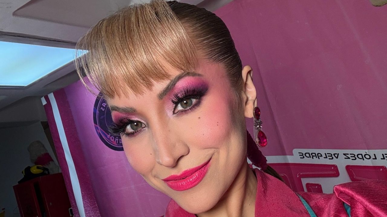 La actriz Jessica Díaz Entra Al Teatro Musical