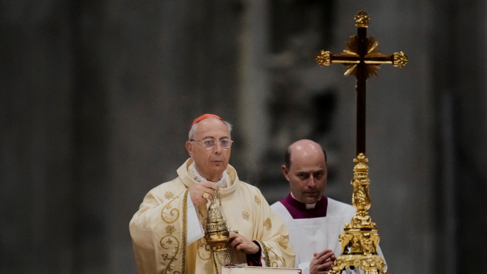 ‘Habemus Papam’: ¿Quién es Dominique Mamberti, Cardenal Encargado de Anunciar al Nuevo Papa?
