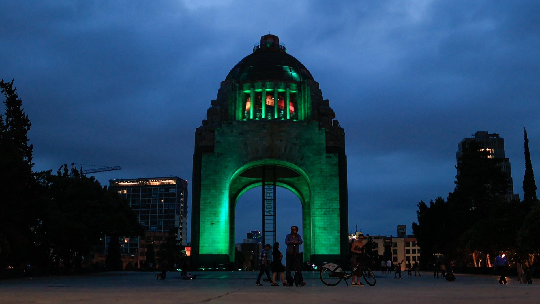 Mundial 2026 en Cdmx: Edificios se iluminan de verde para celebrar la Copa de la fifa en México
