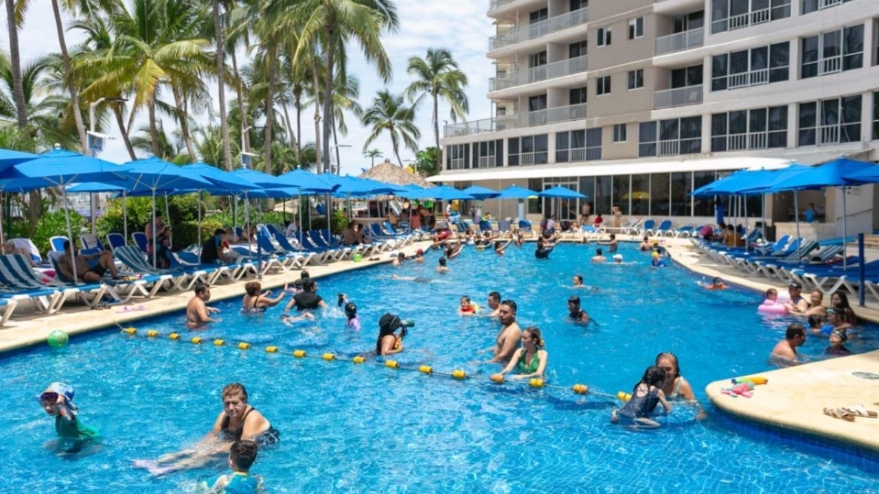 Miles de visitantes Celeban Las Fiestas Patrias en el HOGAR DEL SOL