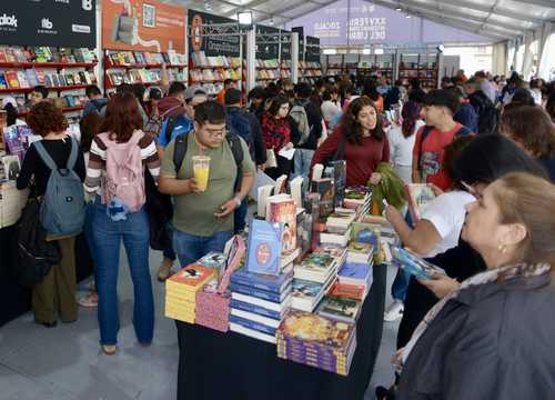 En la FIL del Zócalo buscamos borrar las barreras entre lector y autor: Paloma Saiz