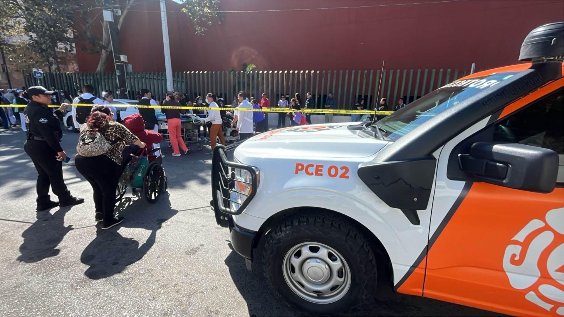 Evacúan Clínica No. 2 del IMSS en Monterrey por Reporte de Incendio