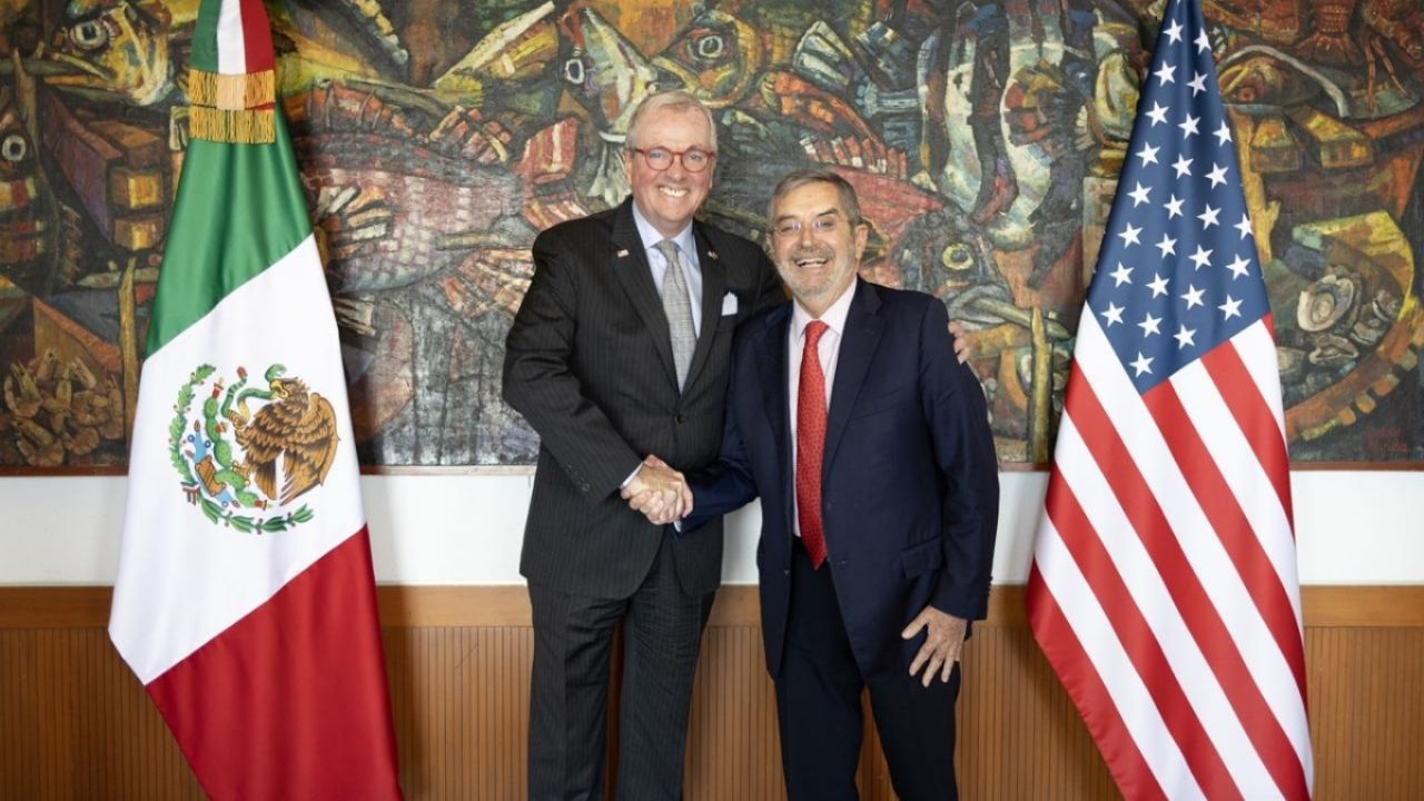 Juán Ramón de la Fuente y el gobernador de Nueva Jersey acuerdan estrechar la cooperación bilateral