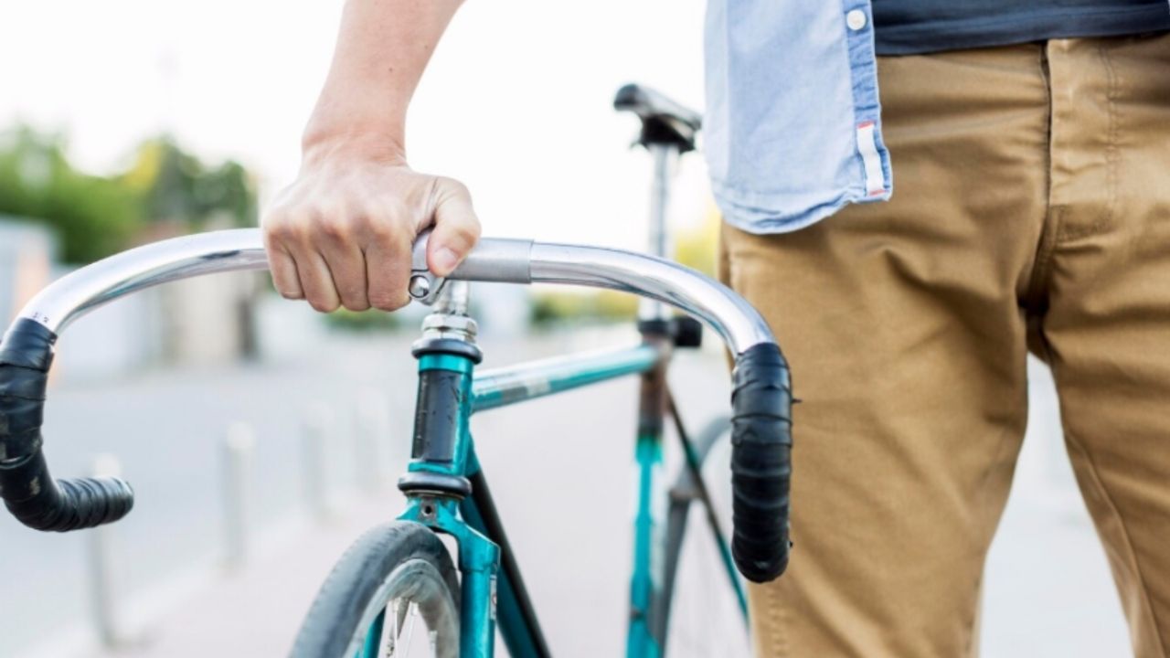 Usar la bicicleta: el propósito de Año nuevo que puede cambiar tus finanzas en 2026