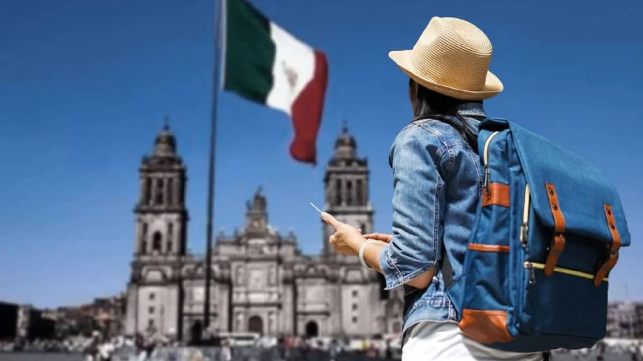Descende el ingreso de turistas internacionales a México 0.7% durante 2025