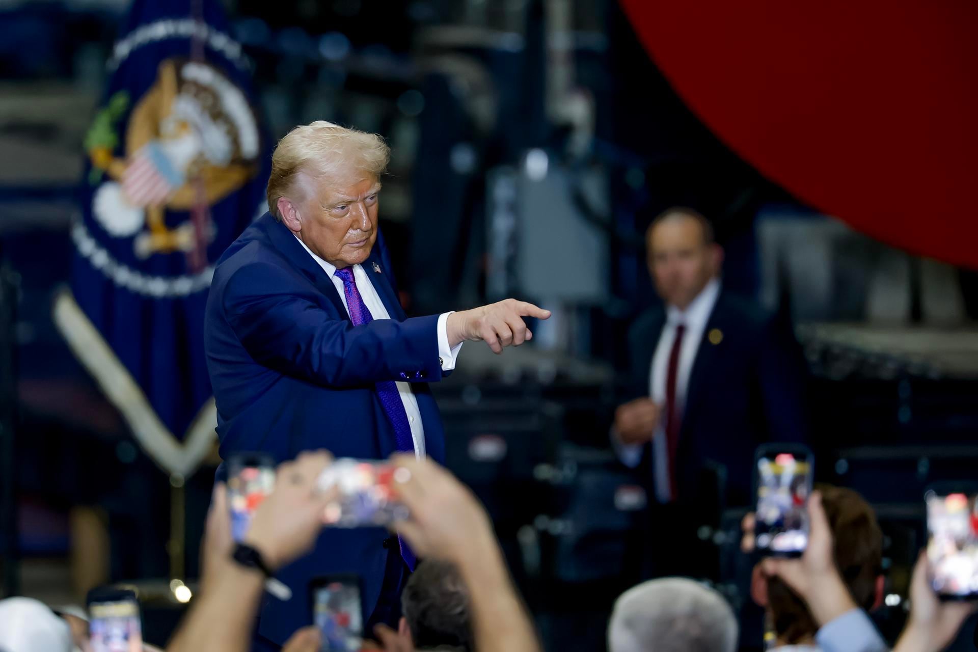 México pide a Trump no reabrir capítulos del T-MEC: ‘Debe modernizarse y no someterse a renegociación’