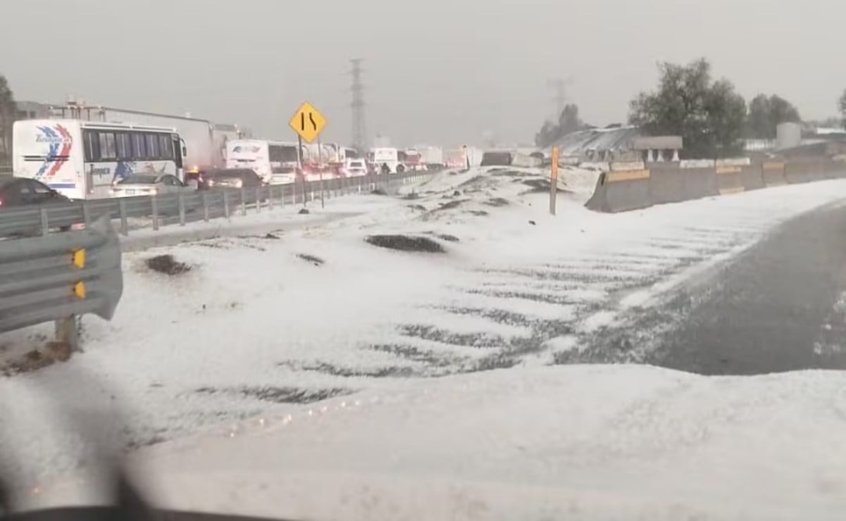 Tormenta de granizo colapsa la autopista México-Pachuca