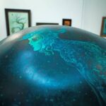 Exhiben los cuentos de hadas pintados por Sofía Bassi que casi se vuelven pesadillas