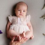 Según la astrología, los bebés nacidos en abril son más optimistas y exitosos: diferencias entre aries y tauro