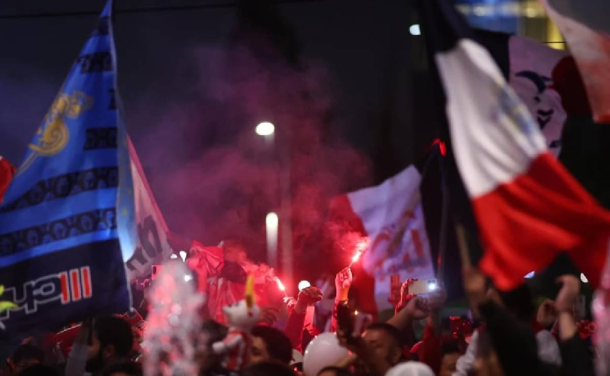 Chivas enciende la CDMX; la afición arma serenata antes de enfrentar a Cruz Azul