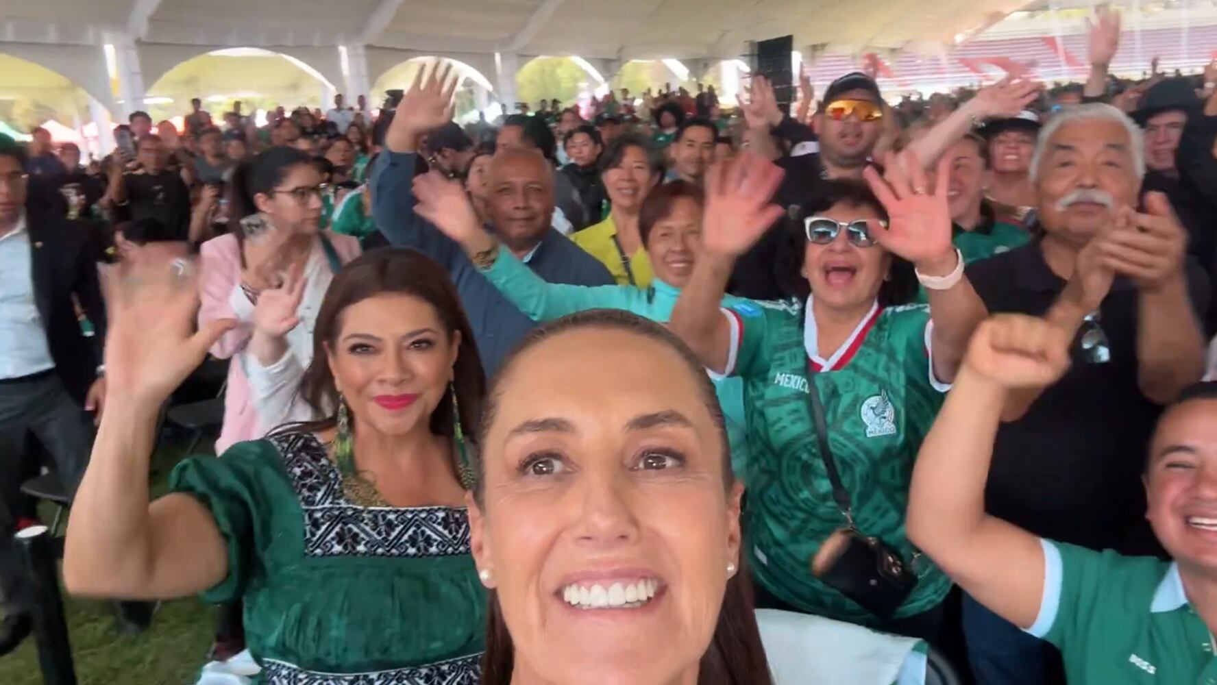 Sheinbaum SÍ va al Fan Fest… de la Gustavo A. Madero: Llega con Brugada al Deportivo Hermanos Galeana